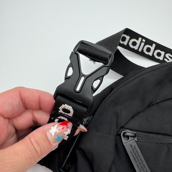 Adidas Black Inner Pockets Adjustable Strap Casual Belt Bag & Fanny Pack - Picture 2 of 6